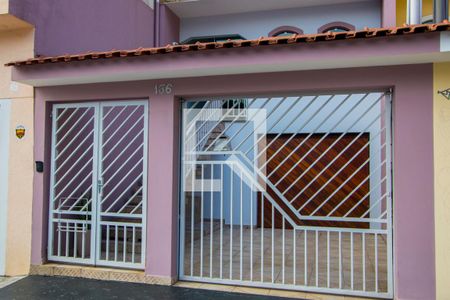 Casa à venda com 320m², 3 quartos e 5 vagas Casa à venda com 320m², 3 quartos e 5 vagasFachada