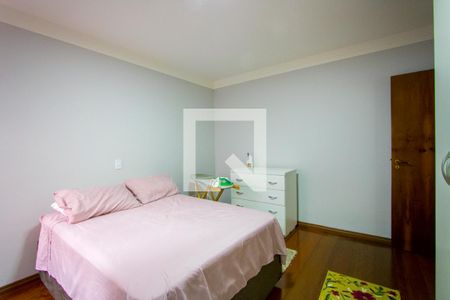 Casa à venda com 320m², 3 quartos e 5 vagas Casa à venda com 320m², 3 quartos e 5 vagasQuarto 2 - Suíte