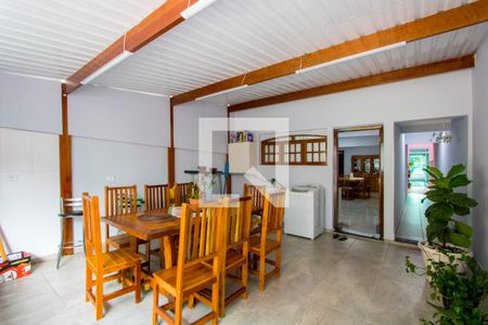 Casa à venda com 320m², 3 quartos e 5 vagas Casa à venda com 320m², 3 quartos e 5 vagasÁrea de serviço/Espaço gourmet