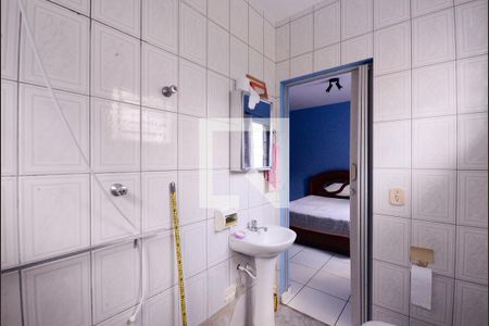 Casa à venda com 85m², 2 quartos e 6 vagas Casa à venda com 85m², 2 quartos e 6 vagasBanheiro do Quarto 2