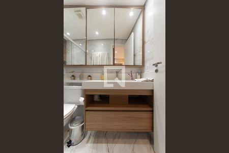 Apartamento à venda com 70m², 2 quartos e 2 vagasBanheiro da Suíte