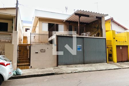 Casa à venda com 250m², 4 quartos e 2 vagasFachada