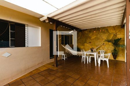 Casa à venda com 250m², 4 quartos e 2 vagasVaranda