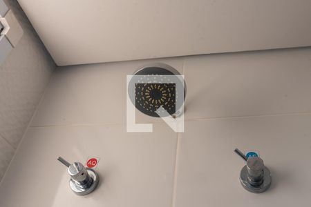 Apartamento à venda com 45m², 2 quartos e 1 vaga Apartamento à venda com 45m², 2 quartos e 1 vagaBanheiro