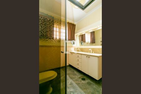 Casa à venda com 600m², 4 quartos e 5 vagas Casa à venda com 600m², 4 quartos e 5 vagasBanheiro da suíte 1
