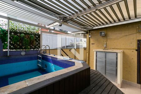 Casa à venda com 600m², 4 quartos e 5 vagas Casa à venda com 600m², 4 quartos e 5 vagasPiscina