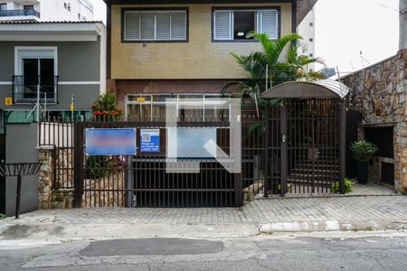 Casa à venda com 600m², 4 quartos e 5 vagas Casa à venda com 600m², 4 quartos e 5 vagasFachada