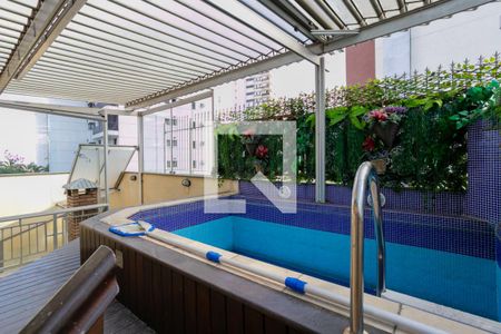 Casa à venda com 600m², 4 quartos e 5 vagas Casa à venda com 600m², 4 quartos e 5 vagasPiscina