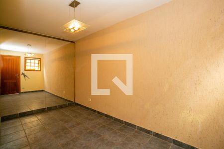 Casa à venda com 600m², 4 quartos e 5 vagas Casa à venda com 600m², 4 quartos e 5 vagasAcademia