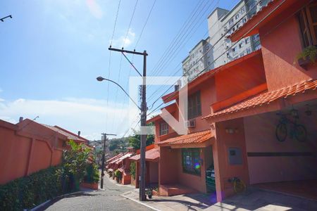 Casa para alugar com 90m², 2 quartos e 1 vagaÁrea comum