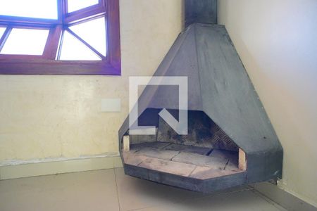 Sala - Lareira de casa para alugar com 2 quartos, 90m² em Glória, Porto Alegre