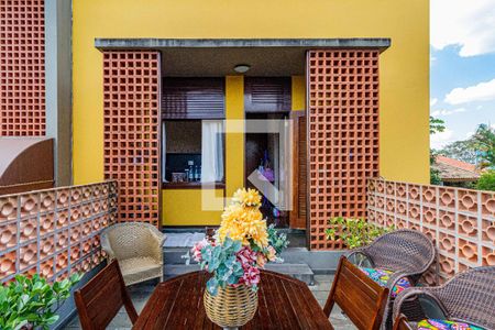 Casa à venda com 350m², 4 quartos e 3 vagasSuite 3 - Varanda