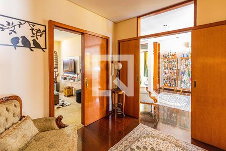 Casa à venda com 350m², 4 quartos e 3 vagasHall