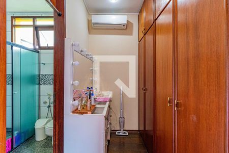 Casa à venda com 350m², 4 quartos e 3 vagasSuite 3 - Closet