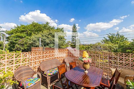 Casa à venda com 350m², 4 quartos e 3 vagasSuite 3 - Varanda