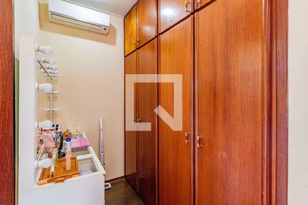 Casa à venda com 350m², 4 quartos e 3 vagasSuite 3 - Closet