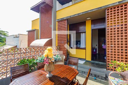 Casa à venda com 350m², 4 quartos e 3 vagasSuite 3 - Varanda