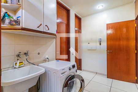 Casa à venda com 350m², 4 quartos e 3 vagasLavanderia