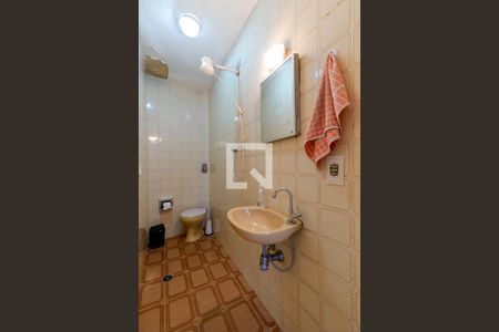 Casa à venda com 130m², 2 quartos e 2 vagasBanheiro de Serviço