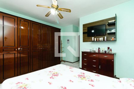 Casa à venda com 280m², 5 quartos e 6 vagasQuarto Suíte