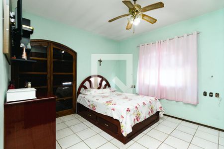 Casa à venda com 280m², 5 quartos e 6 vagasQuarto Suíte