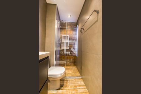 Apartamento à venda com 71m², 2 quartos e 1 vagaDetalhe do banheiro