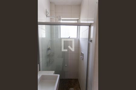 Banheiro da Suíte de apartamento para alugar com 3 quartos, 82m² em Sagrada Família, Belo Horizonte