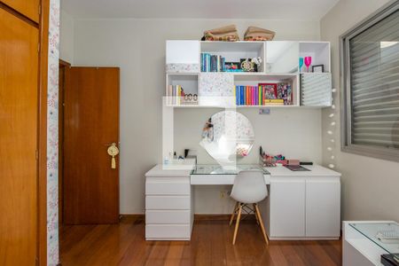 Apartamento à venda com 115m², 4 quartos e 2 vagas Apartamento à venda com 115m², 4 quartos e 2 vagasQuarto 3