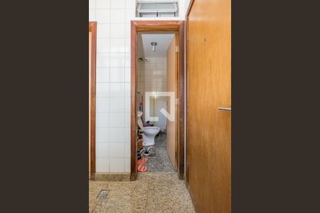 Apartamento à venda com 115m², 4 quartos e 2 vagas Apartamento à venda com 115m², 4 quartos e 2 vagasBanheiro de serviço