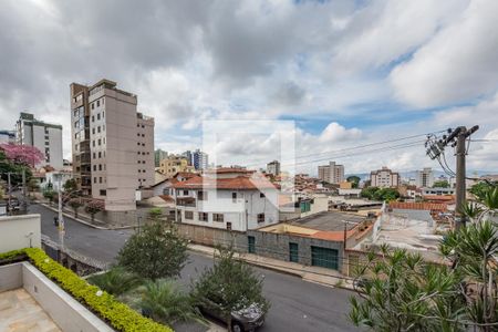 Apartamento à venda com 115m², 4 quartos e 2 vagas Apartamento à venda com 115m², 4 quartos e 2 vagasVaranda da Sala