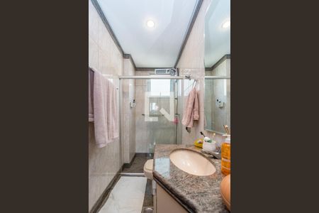 Apartamento à venda com 115m², 4 quartos e 2 vagas Apartamento à venda com 115m², 4 quartos e 2 vagasBanheiro Social