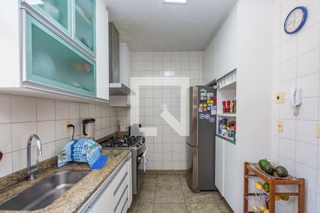 Apartamento à venda com 115m², 4 quartos e 2 vagas Apartamento à venda com 115m², 4 quartos e 2 vagasCozinha