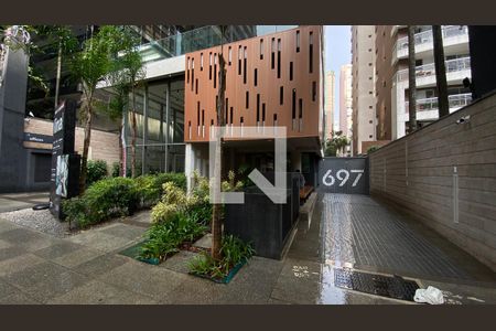 Apartamento à venda com 371m², 3 quartos e 4 vagas Apartamento à venda com 371m², 3 quartos e 4 vagasFachada