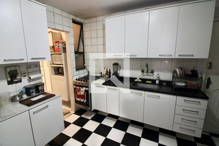 Apartamento à venda com 270m², 4 quartos e 2 vagasCozinha