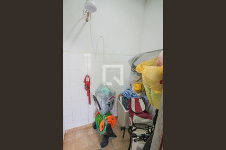 Casa à venda com 129m², 2 quartos e 2 vagas Casa à venda com 129m², 2 quartos e 2 vagasLavanderia Banheiro Serviço