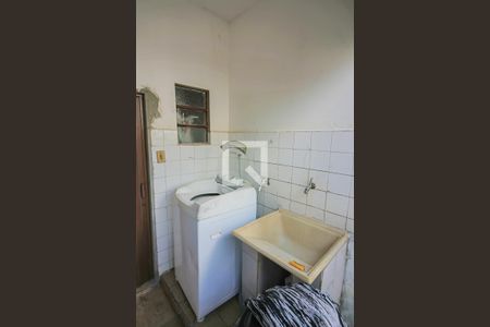 Casa à venda com 129m², 2 quartos e 2 vagas Casa à venda com 129m², 2 quartos e 2 vagasLavanderia