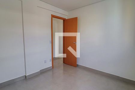 Quarto 1 de apartamento para alugar com 3 quartos, 75m² em Santa Efigênia, Belo Horizonte