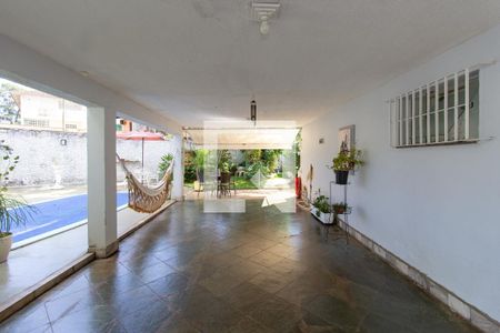 Casa para alugar com 400m², 3 quartos e 4 vagas Casa para alugar com 400m², 3 quartos e 4 vagasTerraço