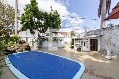 Casa para alugar com 400m², 3 quartos e 4 vagas Casa para alugar com 400m², 3 quartos e 4 vagasPiscina