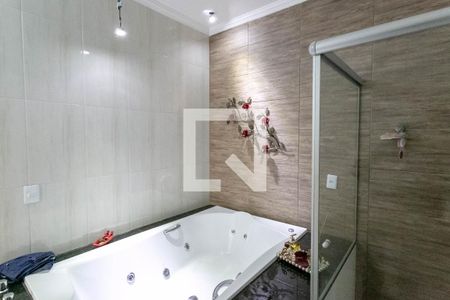 Casa à venda com 179m², 3 quartos e 2 vagasBanheiro da Suíte