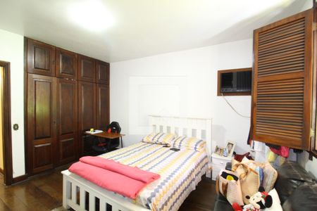 Casa para alugar com 1200m², 5 quartos e 3 vagasQuarto 1