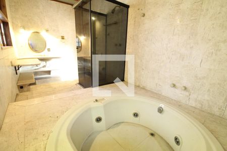 Casa para alugar com 1200m², 5 quartos e 3 vagasBanheiro Quarto 4, suíte de hóspedes