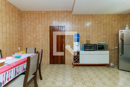 Casa à venda com 340m², 3 quartos e 6 vagas Casa à venda com 340m², 3 quartos e 6 vagasCozinha