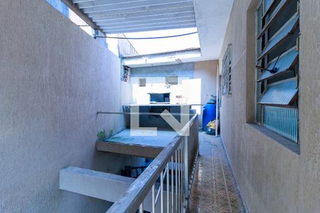 Casa à venda com 340m², 3 quartos e 6 vagas Casa à venda com 340m², 3 quartos e 6 vagasQuarto 2 - Varanda