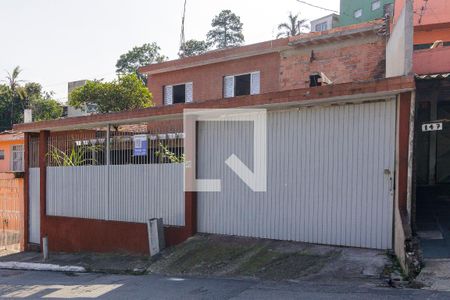 Casa à venda com 340m², 3 quartos e 6 vagas Casa à venda com 340m², 3 quartos e 6 vagasFachada