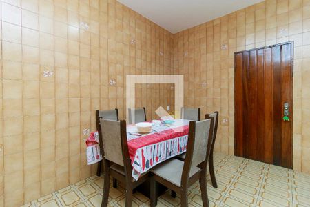 Casa à venda com 340m², 3 quartos e 6 vagas Casa à venda com 340m², 3 quartos e 6 vagasCozinha