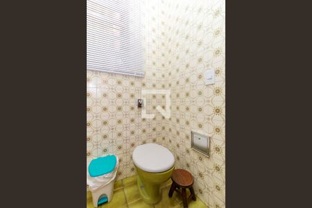 Casa à venda com 340m², 3 quartos e 6 vagas Casa à venda com 340m², 3 quartos e 6 vagasBanheiro