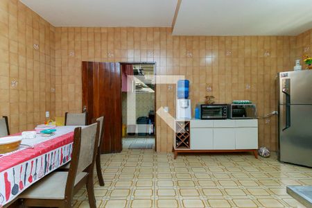 Casa à venda com 340m², 3 quartos e 6 vagas Casa à venda com 340m², 3 quartos e 6 vagasCozinha