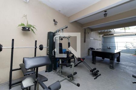 Casa à venda com 340m², 3 quartos e 6 vagas Casa à venda com 340m², 3 quartos e 6 vagasQuintal