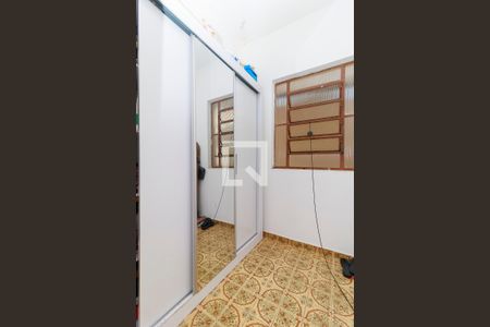 Casa à venda com 340m², 3 quartos e 6 vagas Casa à venda com 340m², 3 quartos e 6 vagasQuarto 2 - Closet